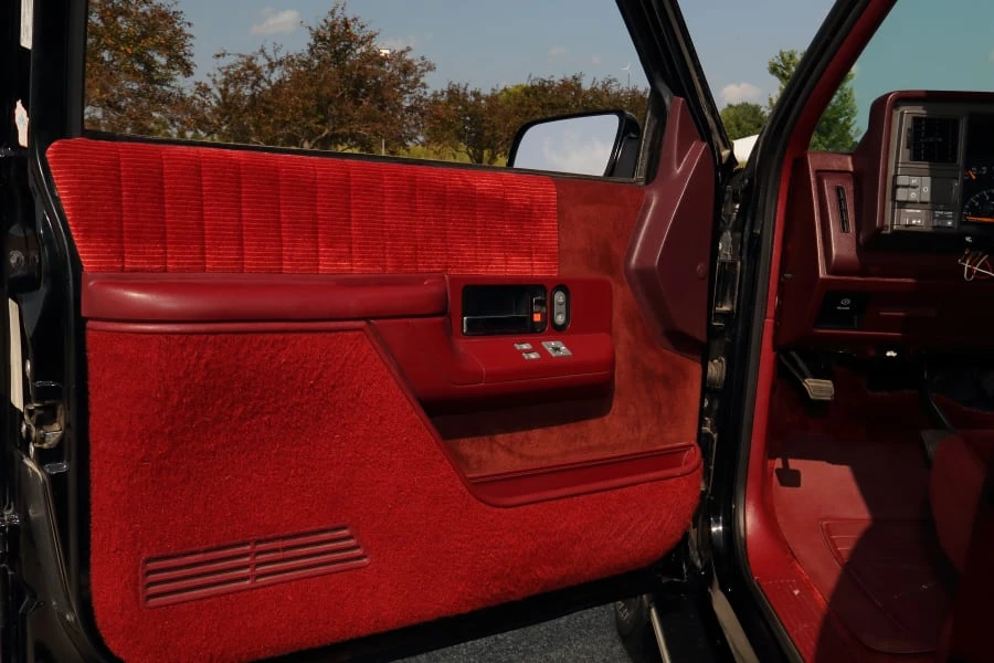 1994 Chevrolet K5 Blazer 3rd Gen - Image 19 of 27