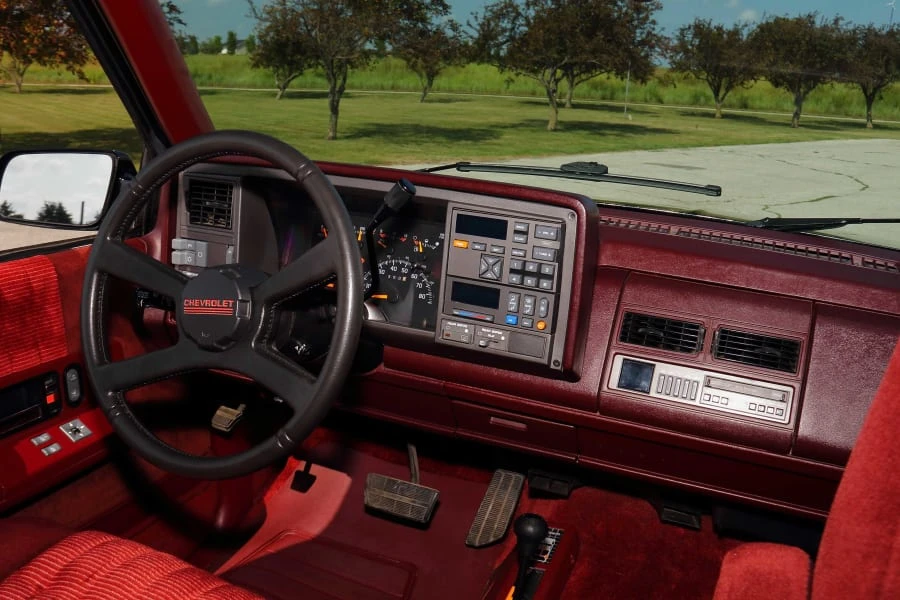1994 Chevrolet K5 Blazer 3rd Gen - Image 13 of 27