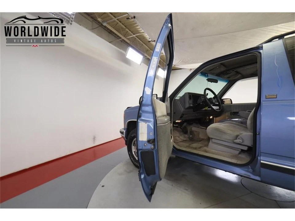 1994 Chevrolet K5 Blazer 3rd Gen - Image 25 of 31