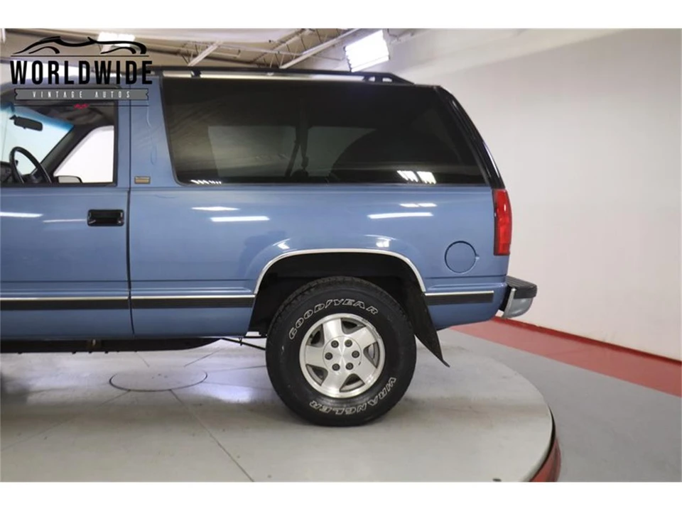 1994 Chevrolet K5 Blazer 3rd Gen - Image 10 of 31