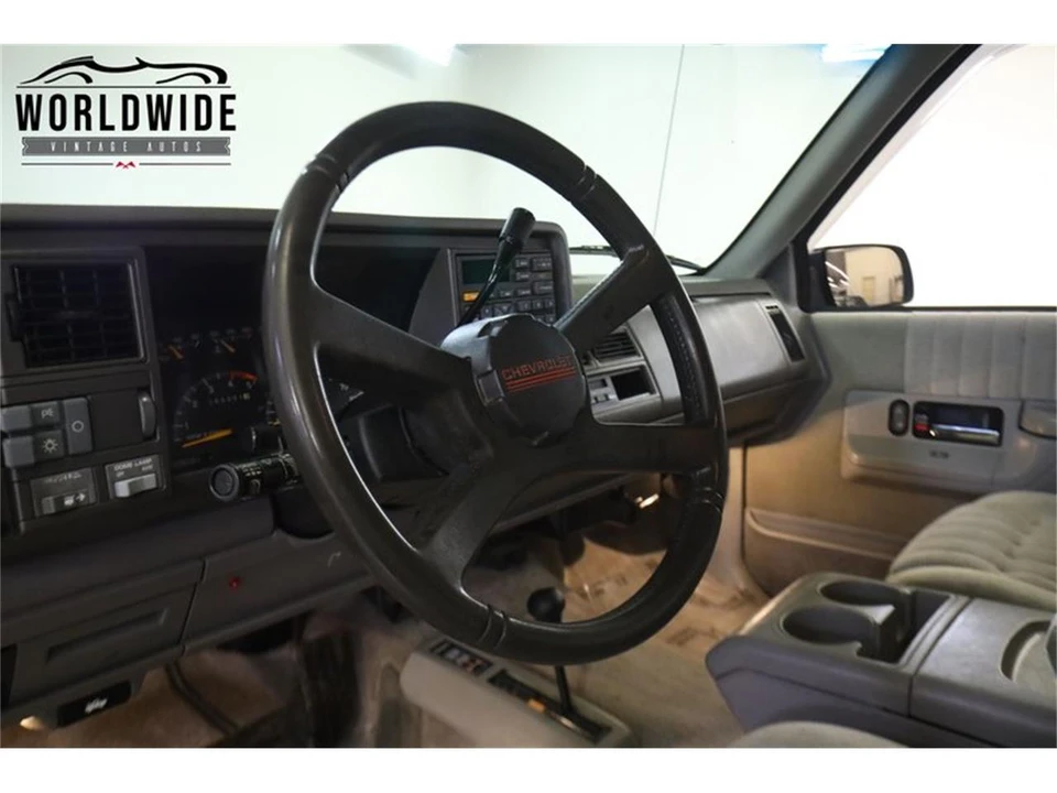 1994 Chevrolet K5 Blazer 3rd Gen - Image 28 of 31