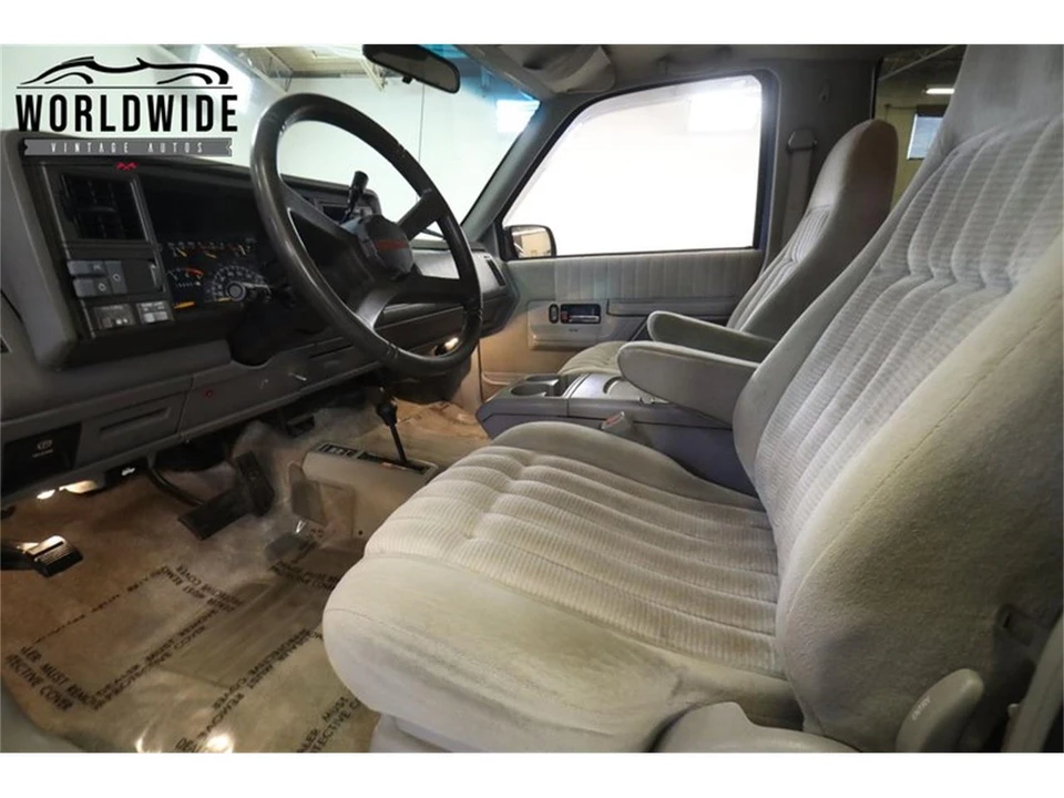 1994 Chevrolet K5 Blazer 3rd Gen - Image 29 of 31