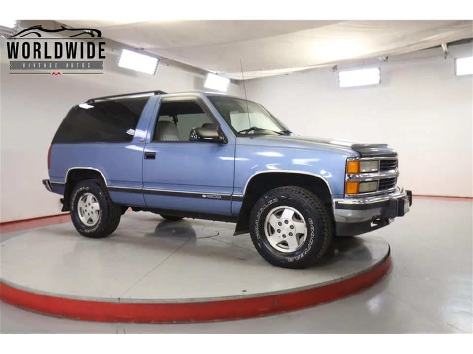 1994 Chevrolet K5 Blazer 3rd Gen - Image 2 of 31