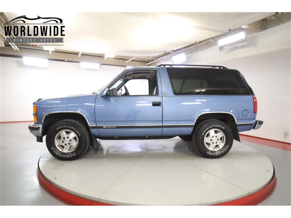 1994 Chevrolet K5 Blazer 3rd Gen - Image 3 of 31