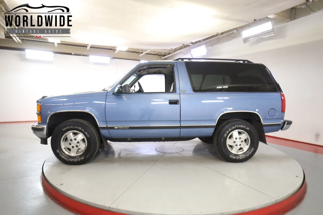 1994 Chevrolet K5 Blazer 3rd Gen - Image 3 of 12