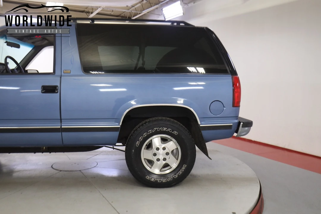 1994 Chevrolet K5 Blazer 3rd Gen - Image 10 of 12