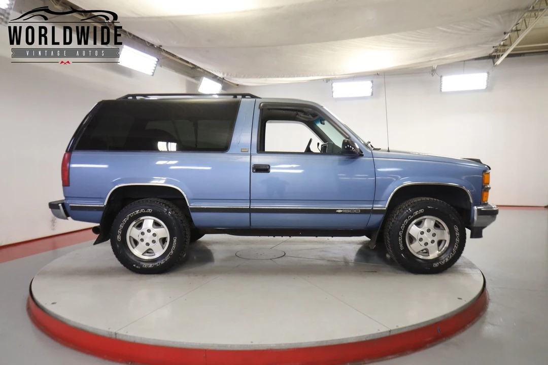 1994 Chevrolet K5 Blazer 3rd Gen - Image 4 of 12