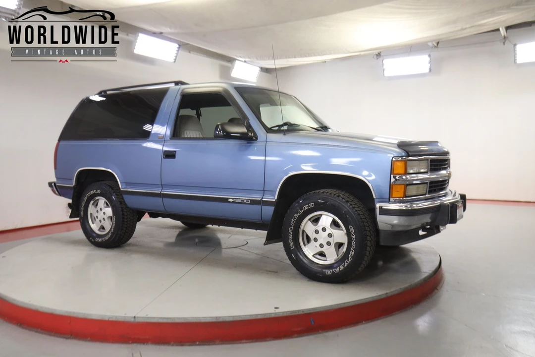 1994 Chevrolet K5 Blazer 3rd Gen - Image 2 of 12