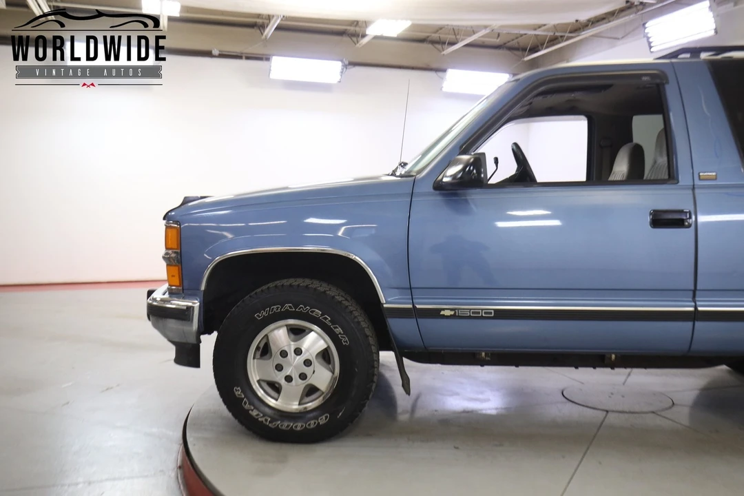 1994 Chevrolet K5 Blazer 3rd Gen - Image 7 of 12