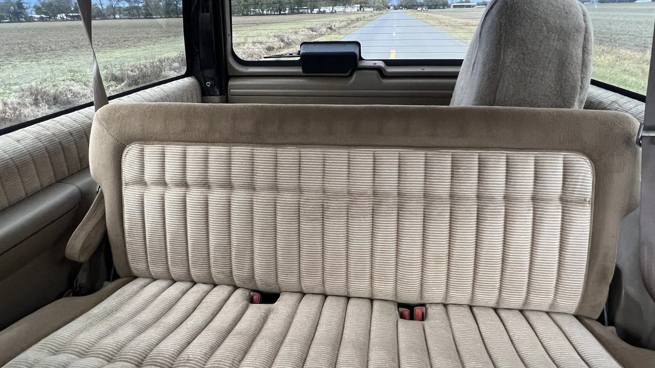 1994 Chevrolet K5 Blazer 3rd Gen - Image 4 of 11