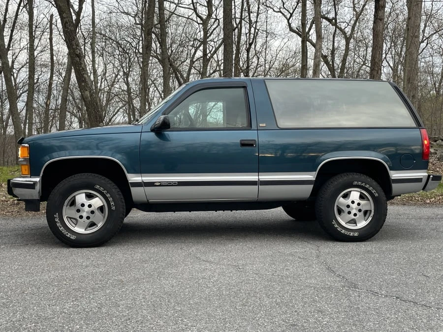1994 Chevrolet K5 Blazer 3rd Gen - Image 2 of 16