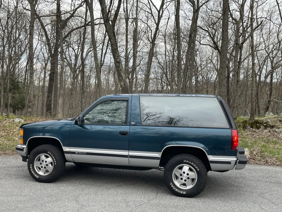 1994 Chevrolet K5 Blazer 3rd Gen - Image 3 of 16