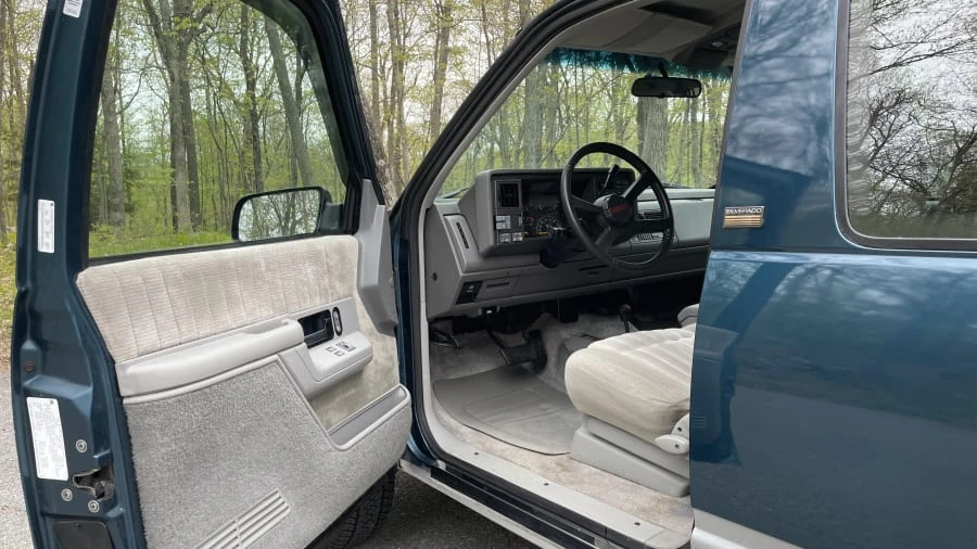 1994 Chevrolet K5 Blazer 3rd Gen - Image 6 of 16