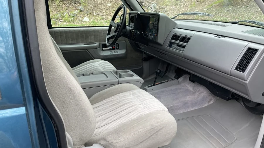 1994 Chevrolet K5 Blazer 3rd Gen - Image 7 of 16