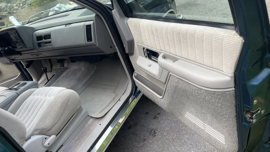 1994 Chevrolet K5 Blazer 3rd Gen - Image 8 of 16