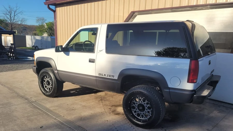 1994 Chevrolet K5 Blazer 3rd Gen - Image 3 of 17