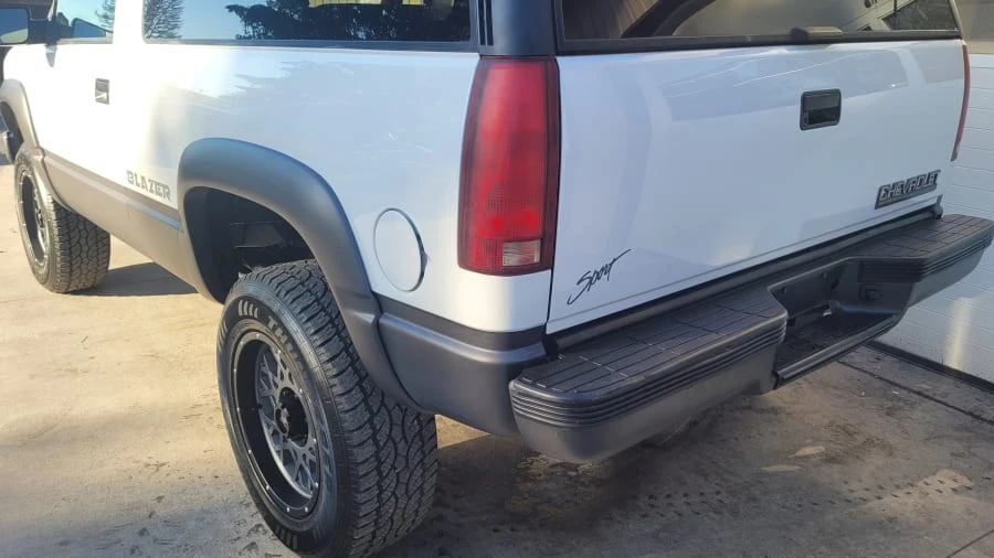 1994 Chevrolet K5 Blazer 3rd Gen - Image 11 of 17