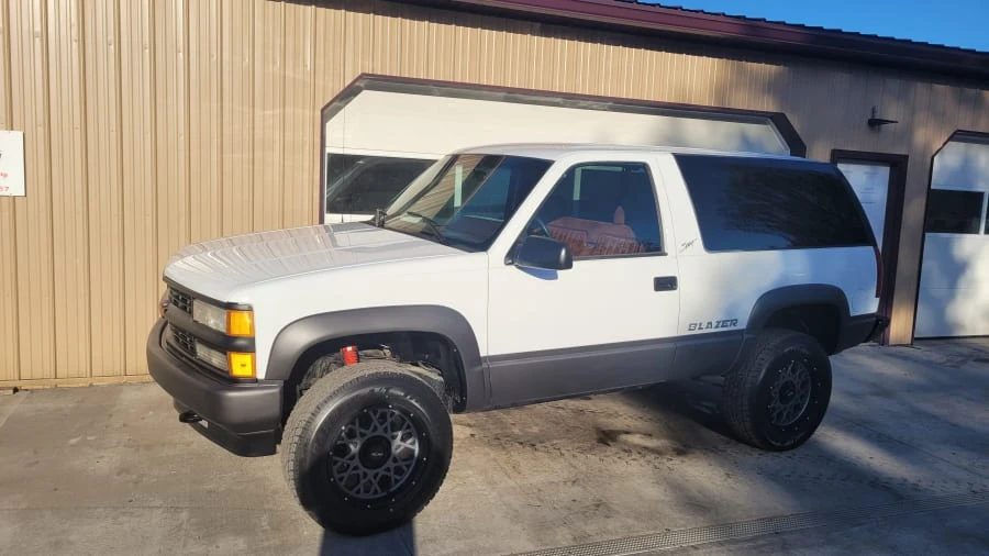 1994 Chevrolet K5 Blazer 3rd Gen - Image 15 of 17