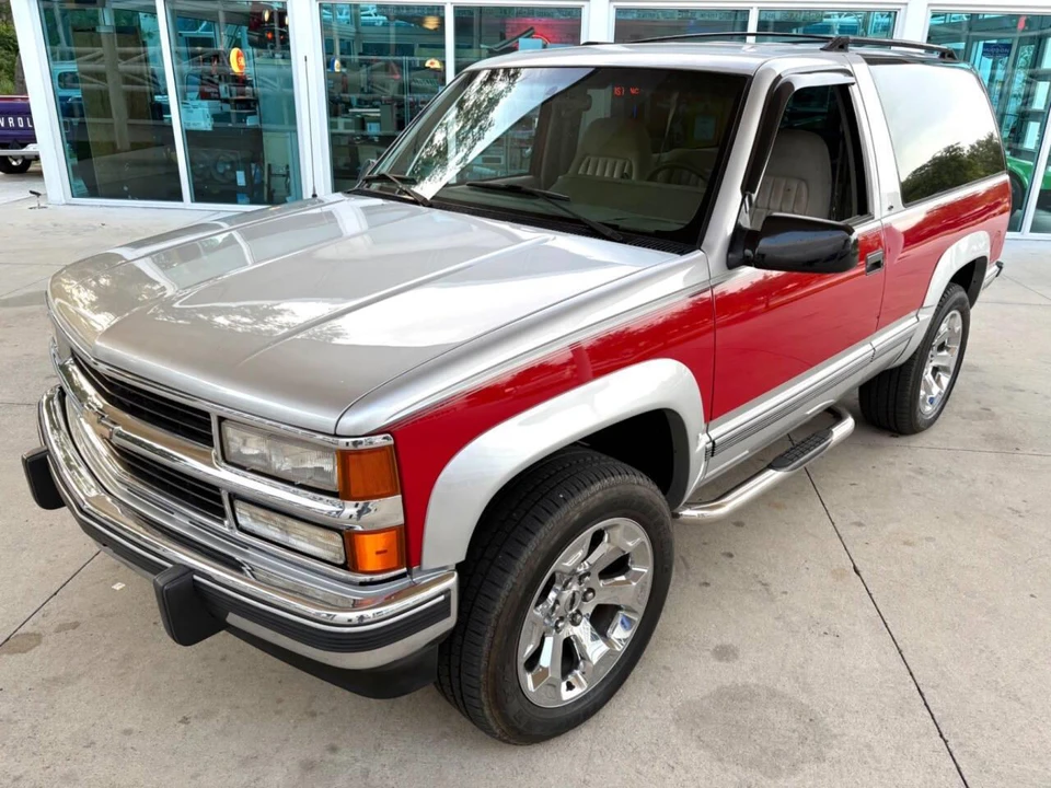 1994 Chevrolet K5 Blazer 3rd Gen - Image 19 of 31
