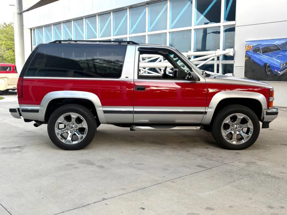 1994 Chevrolet K5 Blazer 3rd Gen - Image 5 of 31