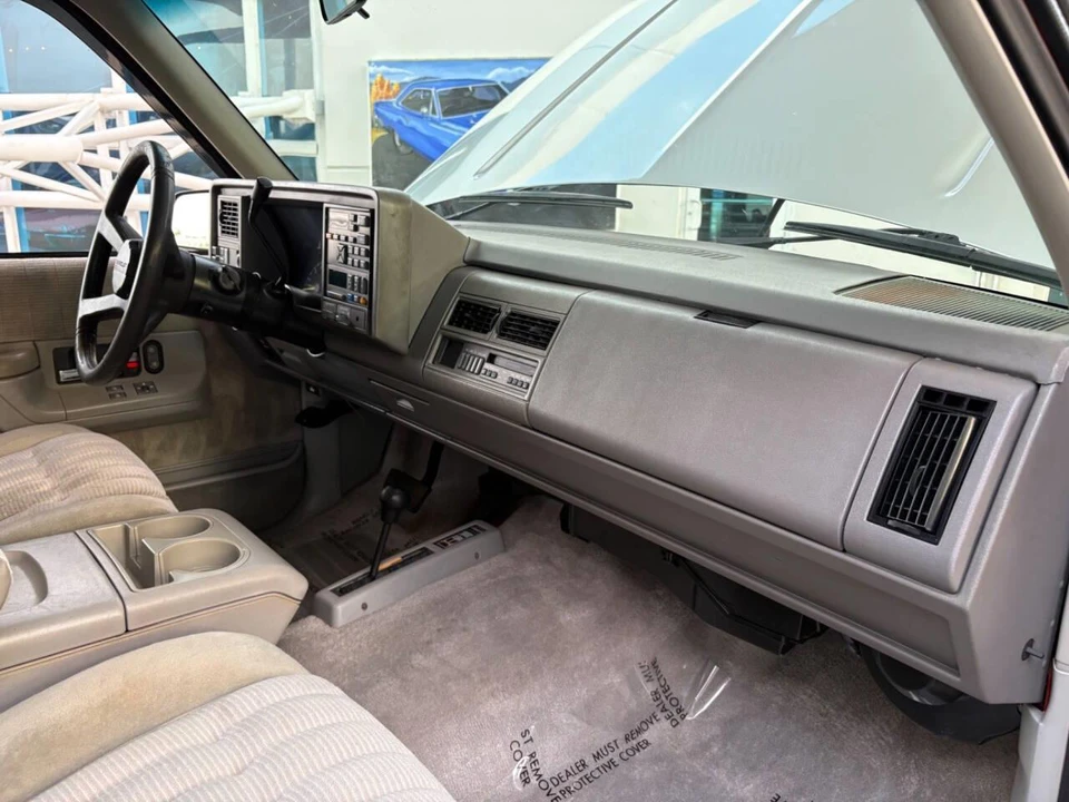 1994 Chevrolet K5 Blazer 3rd Gen - Image 29 of 31