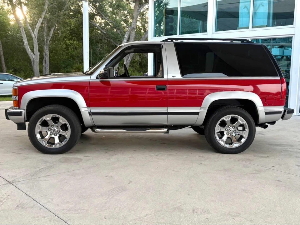 1994 Chevrolet K5 Blazer 3rd Gen - Image 9 of 31