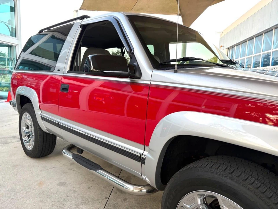 1994 Chevrolet K5 Blazer 3rd Gen - Image 17 of 31