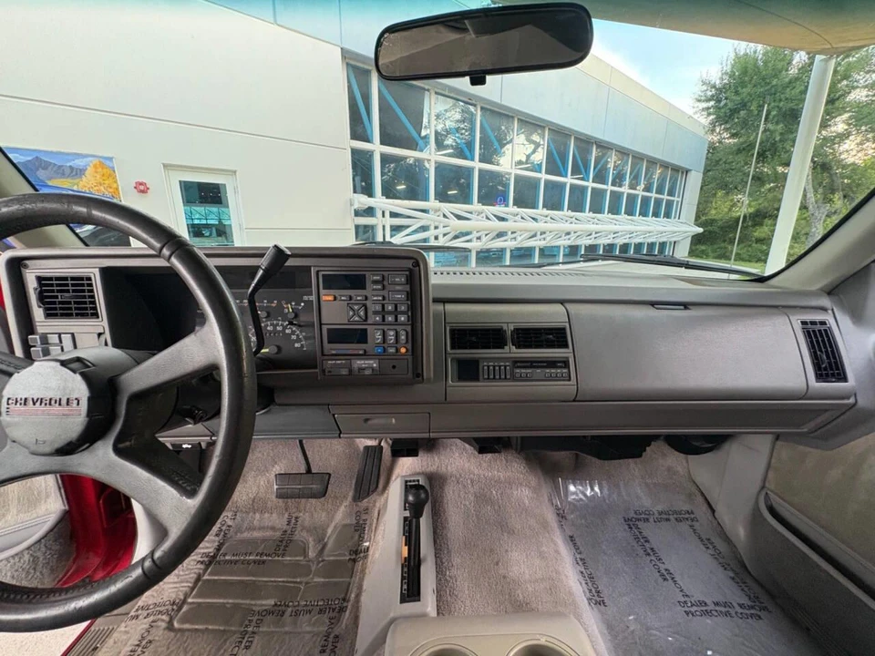 1994 Chevrolet K5 Blazer 3rd Gen - Image 26 of 31