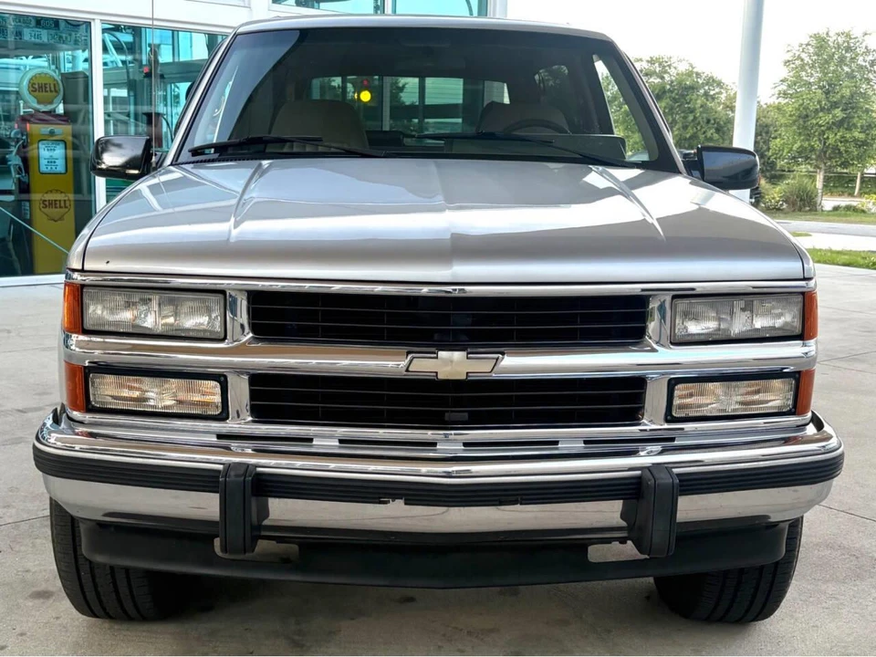 1994 Chevrolet K5 Blazer 3rd Gen - Image 2 of 31