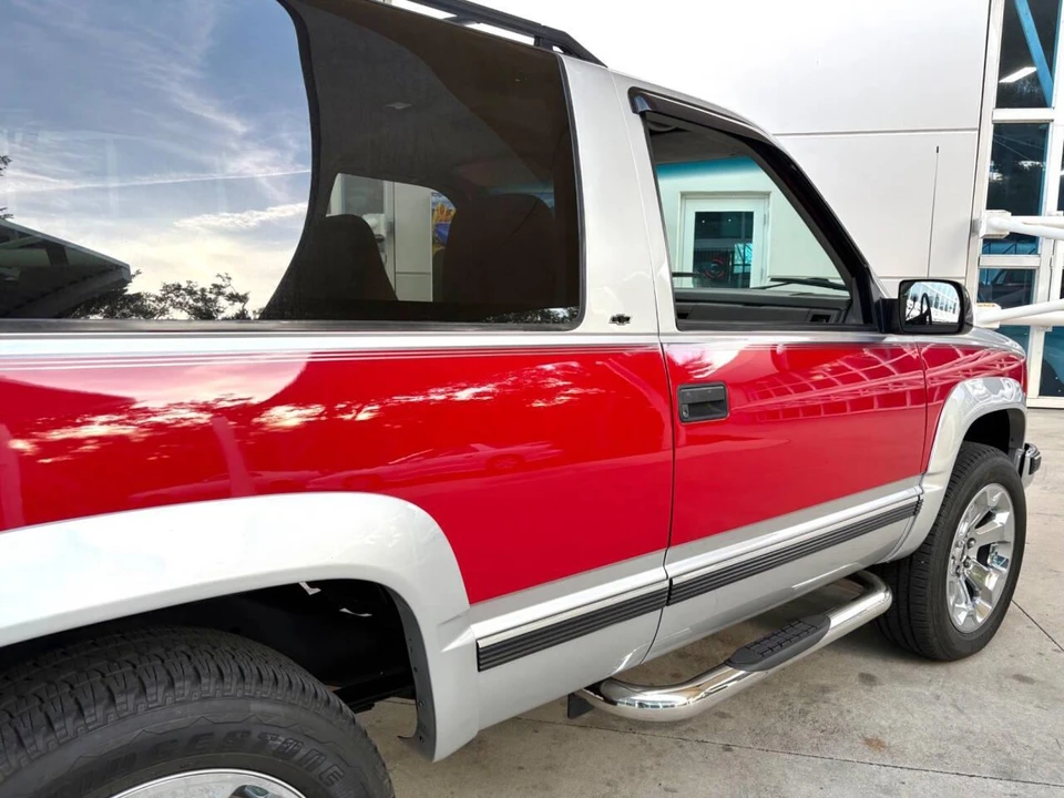 1994 Chevrolet K5 Blazer 3rd Gen - Image 16 of 31