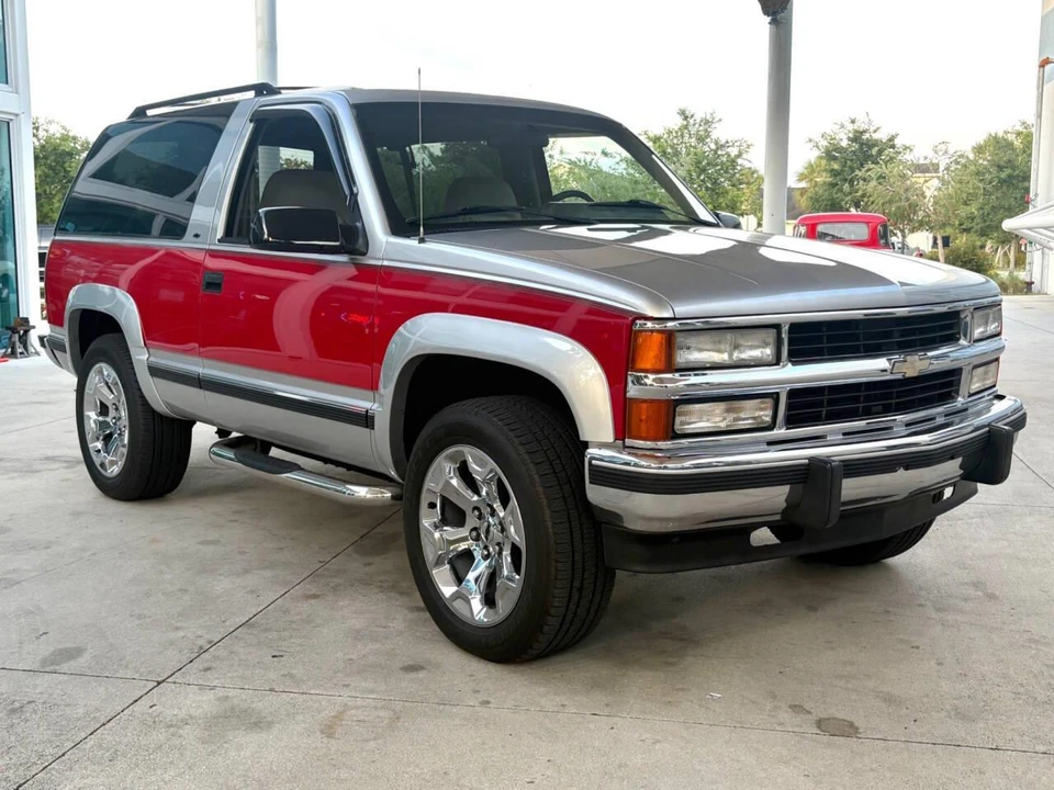 1994 Chevrolet K5 Blazer 3rd Gen - Image 4 of 31