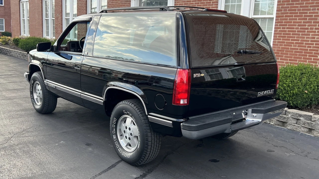 1994 Chevrolet K5 Blazer 3rd Gen - Image 3 of 9