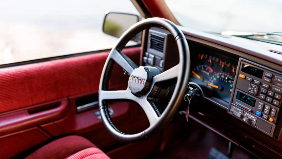 1994 Chevrolet K5 Blazer 3rd Gen - Image 17 of 31