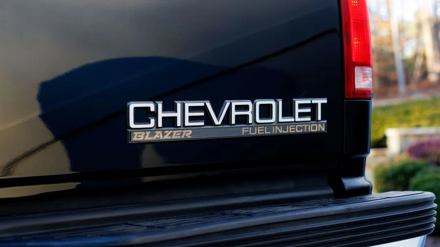 1994 Chevrolet K5 Blazer 3rd Gen - Image 8 of 31