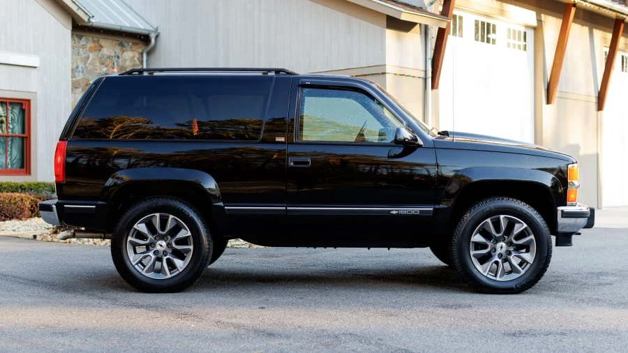 1994 Chevrolet K5 Blazer 3rd Gen - Image 2 of 31