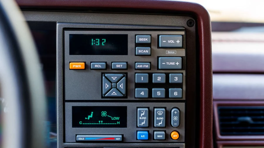 1994 Chevrolet K5 Blazer 3rd Gen - Image 28 of 31