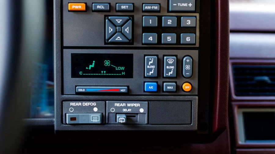 1994 Chevrolet K5 Blazer 3rd Gen - Image 26 of 31