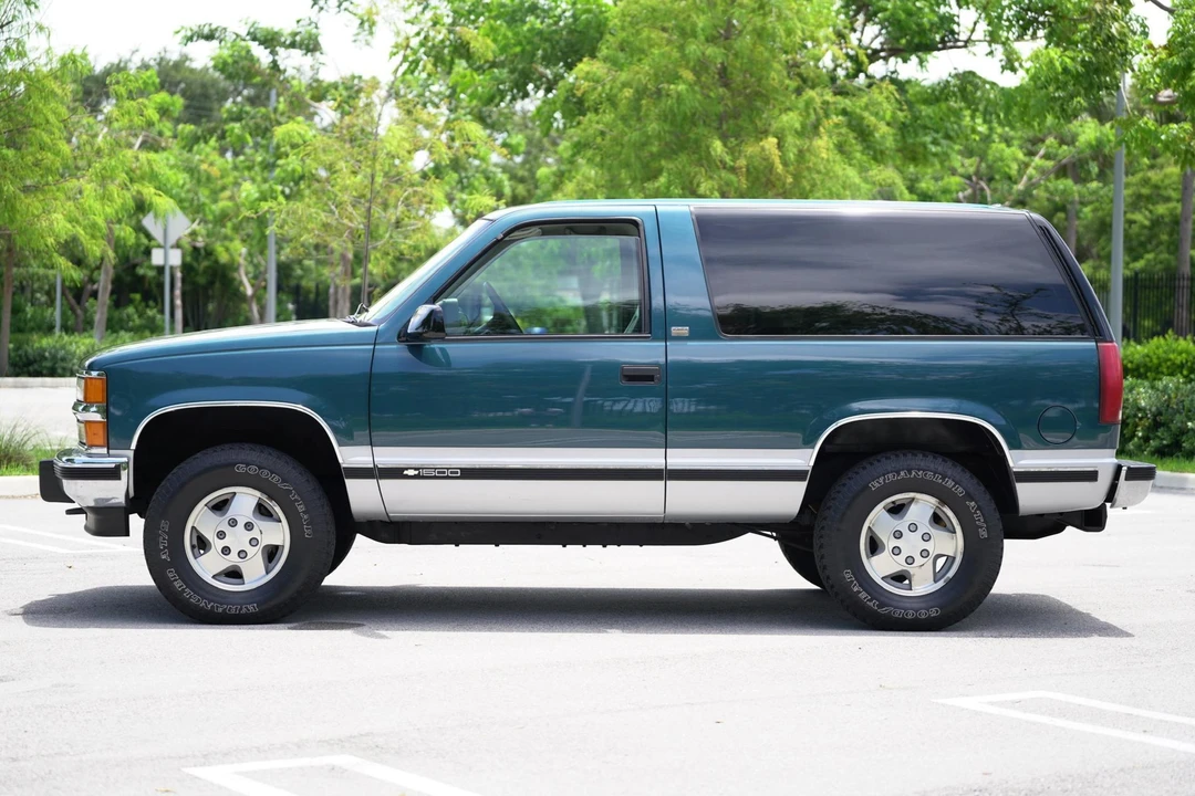 1994 Chevrolet K5 Blazer 3rd Gen - Image 3 of 16
