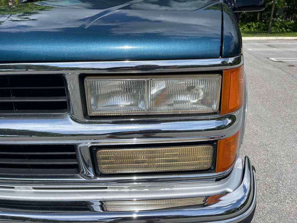 1994 Chevrolet K5 Blazer 3rd Gen - Image 7 of 16