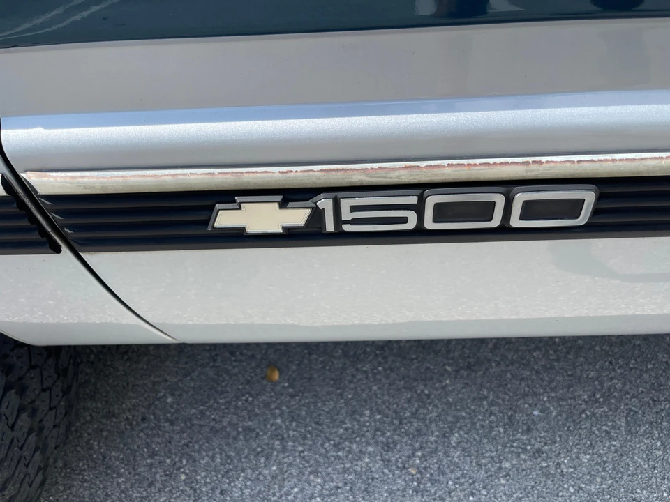 1994 Chevrolet K5 Blazer 3rd Gen - Image 9 of 16