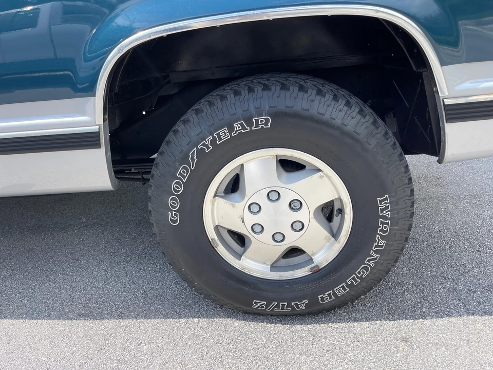 1994 Chevrolet K5 Blazer 3rd Gen - Image 16 of 16