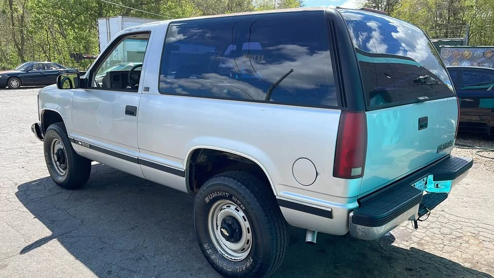 1994 Chevrolet K5 Blazer 3rd Gen - Image 2 of 11