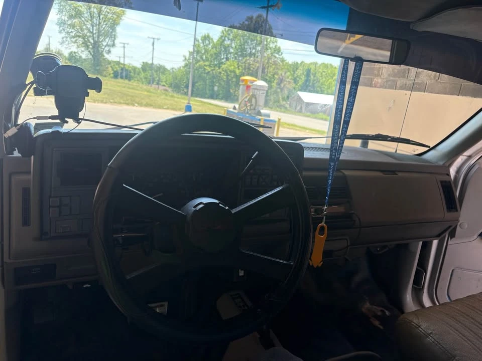 1994 Chevrolet K5 Blazer 3rd Gen - Image 5 of 11