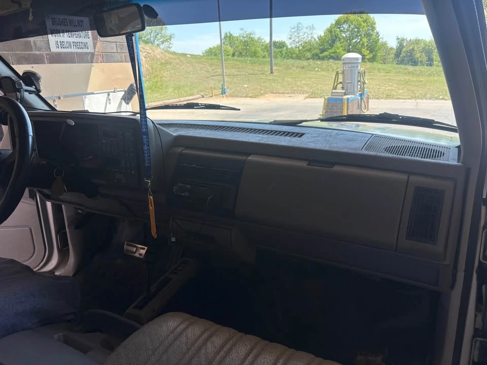 1994 Chevrolet K5 Blazer 3rd Gen - Image 9 of 11