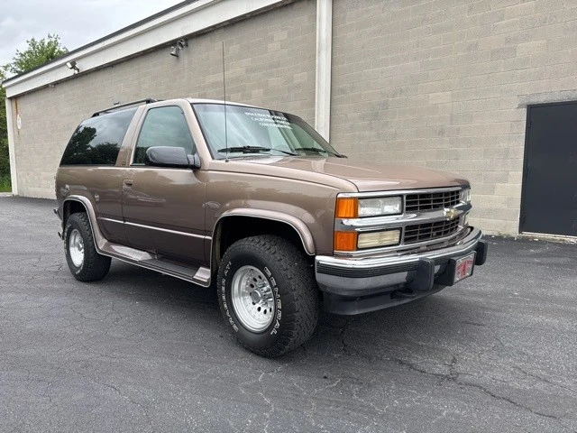 1994 Chevrolet K5 Blazer 3rd Gen - Image 2 of 12