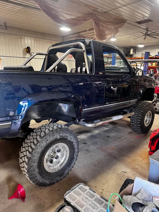 1994 Chevrolet K5 Blazer 3rd Gen - Image 4 of 10