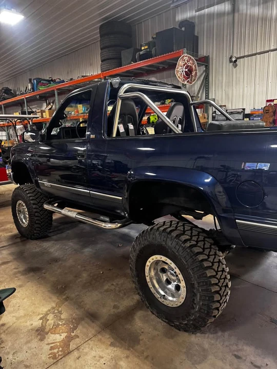 1994 Chevrolet K5 Blazer 3rd Gen - Image 3 of 10