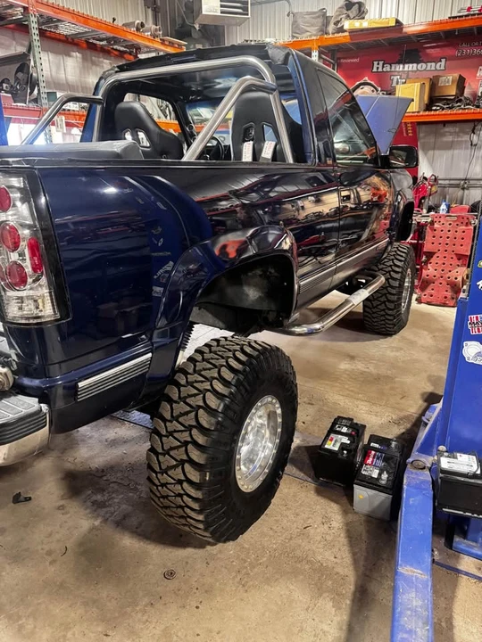 1994 Chevrolet K5 Blazer 3rd Gen - Image 9 of 10