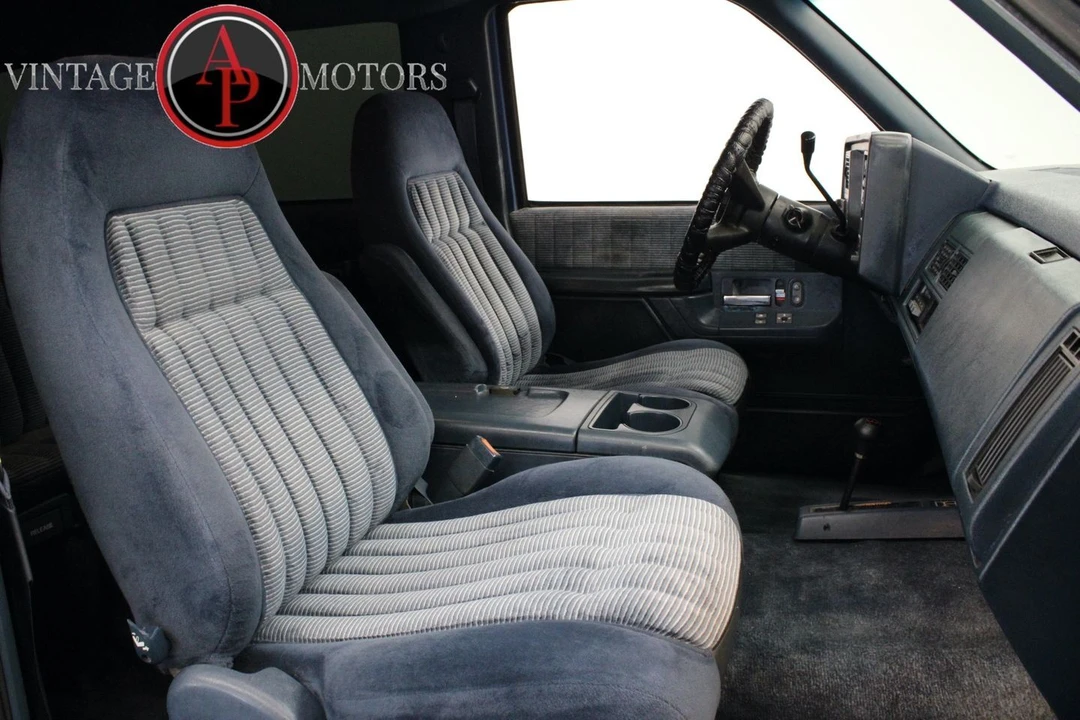 1994 Chevrolet K5 Blazer 3rd Gen - Image 5 of 12