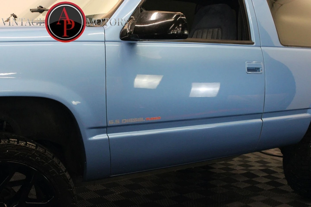 1994 Chevrolet K5 Blazer 3rd Gen - Image 10 of 12